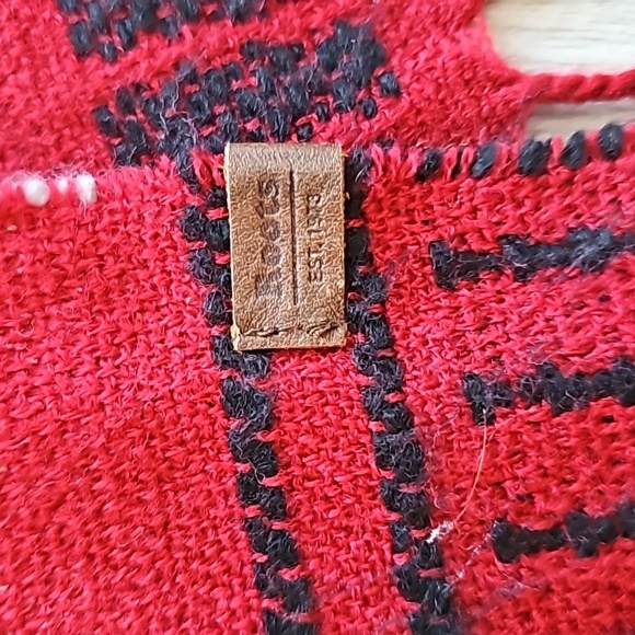 Roots Cape Poncho Wrap - Picture 6 of 14